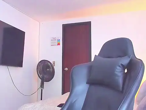 Snapshot of RJBarto chatting on September 22, 2025, 7:27 pm RJBarto online show from September 22, 2025, 7:27 pm