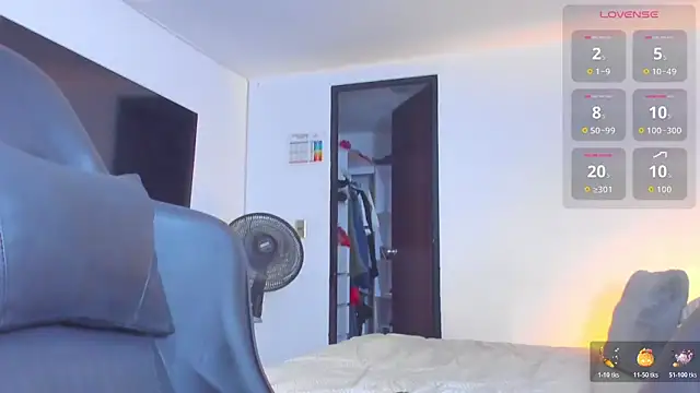 Snapshot of RJBarto chatting on November 3, 2025, 10:53 pm RJBarto online show from November 3, 2025, 10:53 pm