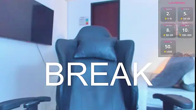 Snapshot of RJBarto chatting on February 3, 2026, 11:21 pm RJBarto online show from February 3, 2026, 11:21 pm