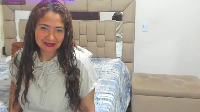 gabrielaponce11 online show from November 12, 2025, 12:11 am