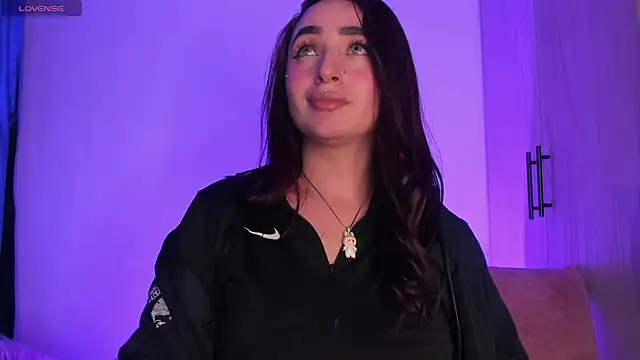 scarlett Collinss online show from November 26, 2025, 5:30 am