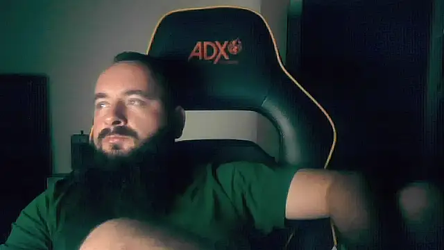 LondonMan1988 online show from October 30, 2025, 6:52 pm