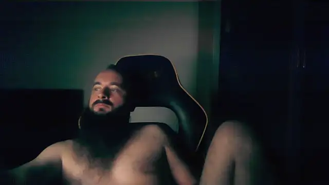 LondonMan1988 online show from November 2, 2025, 4:53 pm