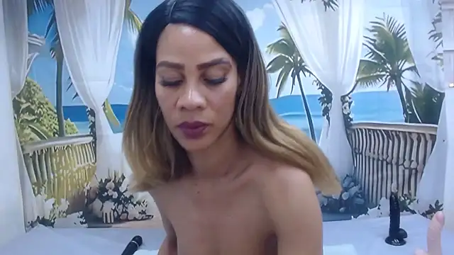 Snapshot of GlowGoddessxx chatting on April 23, 2026, 12:29 pm GlowGoddessxx online show from April 23, 2026, 12:29 pm