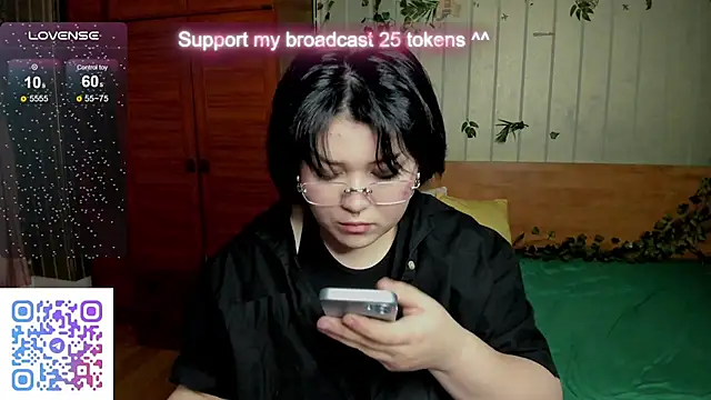 Alisa Monroe online show from October 16, 2025, 2:23 am