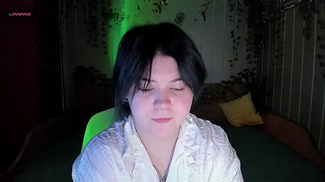 Alisa Monroe online show from October 21, 2025, 2:45 am