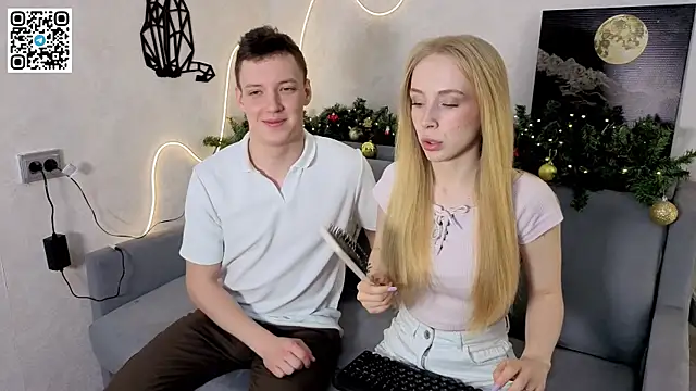 Snapshot of Emily0303 chatting on December 21, 2025, 4:41 am Emily0303 online show from December 21, 2025, 4:41 am