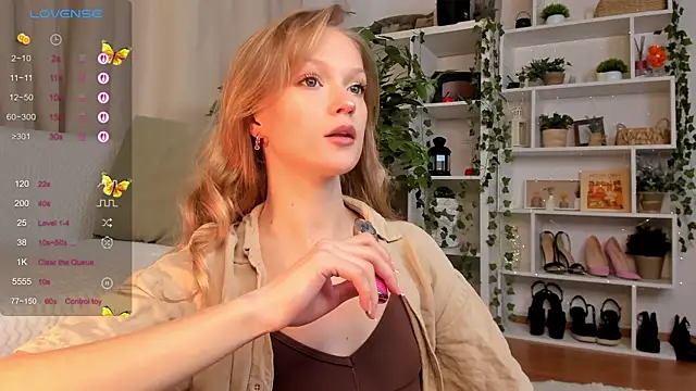 Snapshot of Kara_smalltits chatting on November 3, 2025, 11:22 am Kara smalltits online show from November 3, 2025, 11:22 am