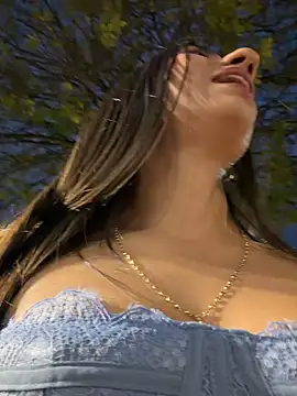 -juicy  online show from February 3, 2026, 11:21 pm