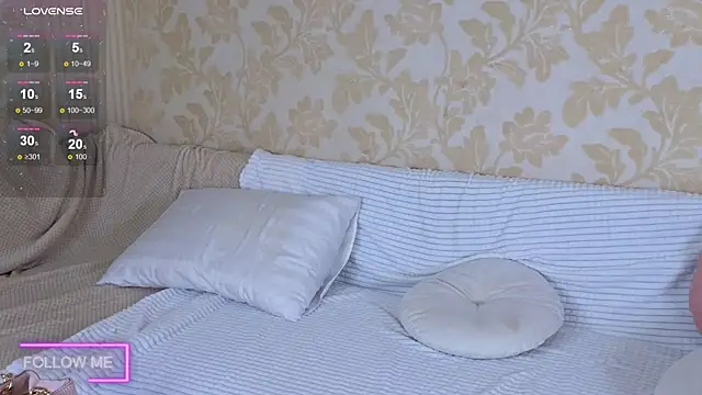 Snapshot of Angell_Wild chatting on October 30, 2025, 1:01 pm Angell Wild online show from October 30, 2025, 1:01 pm