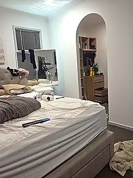 iamthepublickmasterbater online show from December 4, 2025, 11:24 pm