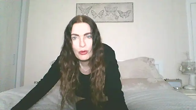 Snapshot of EllaKent chatting on February 9, 2026, 3:38 pm EllaKent online show from February 9, 2026, 3:38 pm