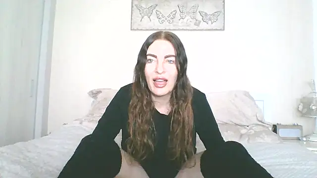 Snapshot of EllaKent chatting on February 24, 2026, 3:32 pm EllaKent online show from February 24, 2026, 3:32 pm