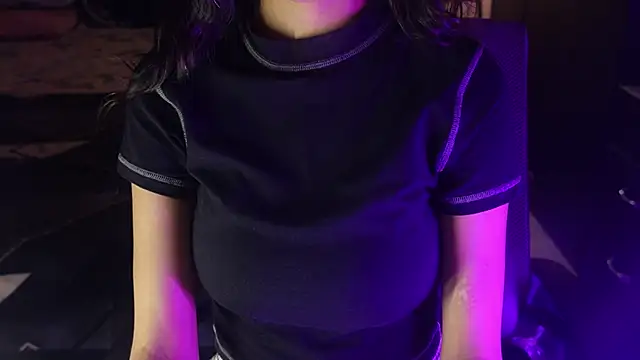 NidhiChandra online show from November 13, 2025, 8:57 am