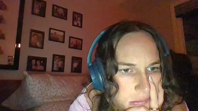 forbiddenbabygirl online show from November 4, 2025, 4:33 am