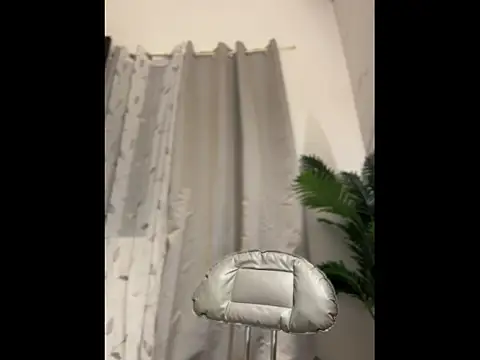 Sugarcandyyy online show from April 8, 2026, 5:24 pm