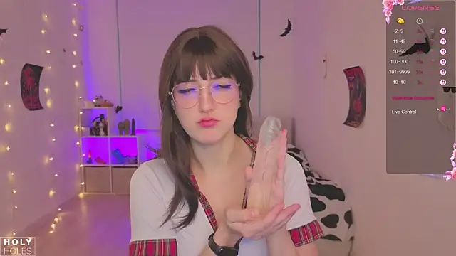 bananasgirl online show from November 9, 2025, 6:44 am