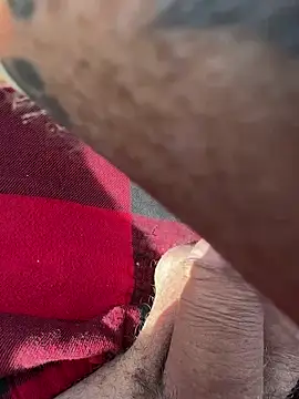 Chris2201hdb online show from April 23, 2026, 9:28 pm