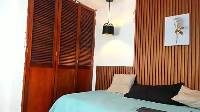 David niet online show from September 17, 2025, 5:25 pm