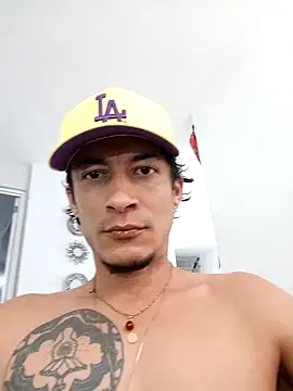 Alejobig27 online show from November 25, 2025, 4:51 pm