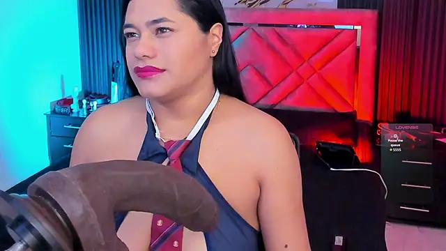 Issafoxx online show from October 29, 2025, 11:45 am