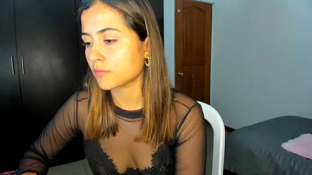 Ana  Pink online show from October 24, 2025, 11:45 pm