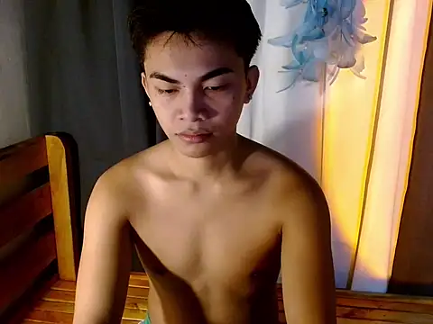 Snapshot of urguy_marco chatting on October 25, 2025, 12:34 pm urguy marco online show from October 25, 2025, 12:34 pm