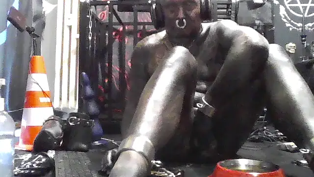 Snapshot of object857 chatting on February 25, 2026, 8:57 am object857 online show from February 25, 2026, 8:57 am