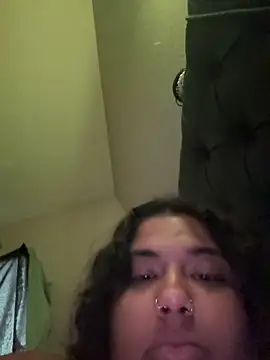 1n0nlythroat online show from November 28, 2025, 9:06 pm