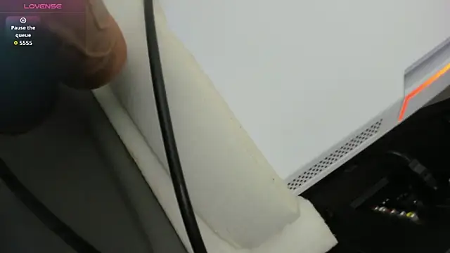 blue wxw online show from November 15, 2025, 9:17 am