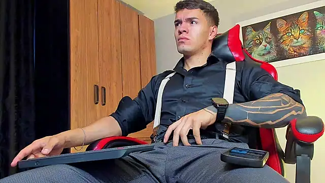 Snapshot of ALPHA_DOMINUS_ chatting on November 3, 2025, 4:03 am ALPHA DOMINUS online show from November 3, 2025, 4:03 am