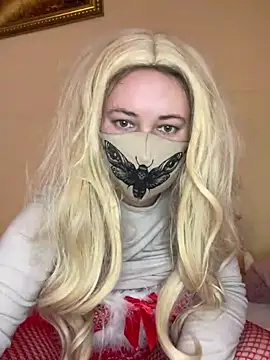 ShyPampBlondie online show from April 26, 2026, 12:36 pm