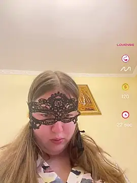 ShyPampBlondie online show from April 27, 2026, 10:24 am