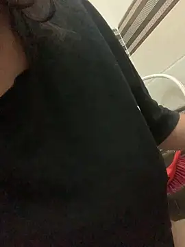 Snapshot of misharani00 chatting on October 24, 2025, 1:46 am misharani00 online show from October 24, 2025, 1:46 am