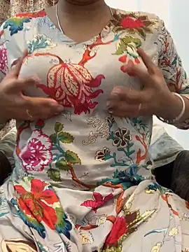 Snapshot of misharani00 chatting on October 31, 2025, 2:40 pm misharani00 online show from October 31, 2025, 2:40 pm