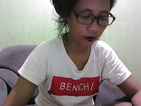 Snapshot of HotLadyPinay32 chatting on March 4, 2026, 6:58 pm HotLadyPinay32 online show from March 4, 2026, 6:58 pm