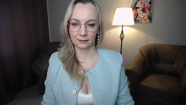 Ava Elior online show from May 11, 2026, 10:21 am