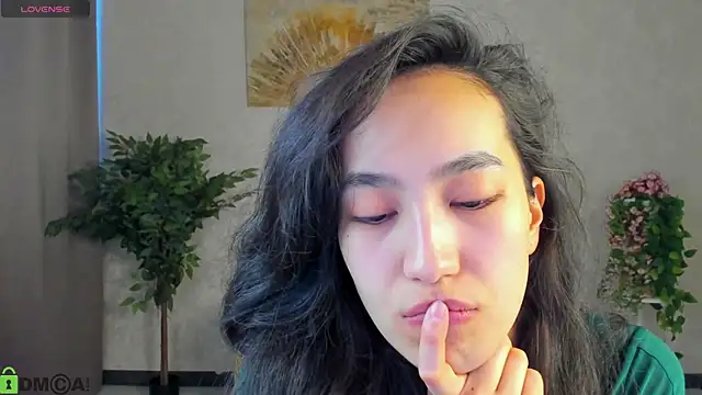 FlirtyAura online show from March 19, 2026, 3:43 am