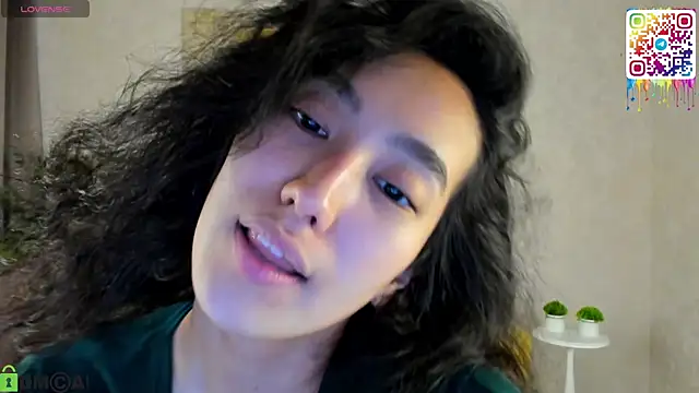 Snapshot of FlirtyAura chatting on April 27, 2026, 12:03 pm FlirtyAura online show from April 27, 2026, 12:03 pm