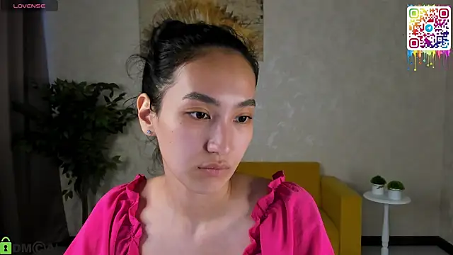 Snapshot of FlirtyAura chatting on May 5, 2026, 11:40 am FlirtyAura online show from May 5, 2026, 11:40 am
