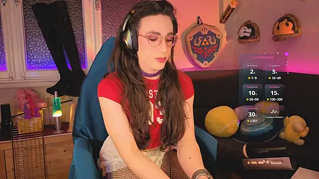 Zesty Peach online show from May 6, 2026, 12:30 am