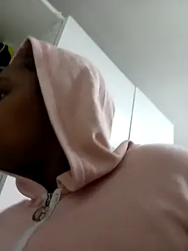 Snapshot of SativaHot96 chatting on March 2, 2026, 4:14 am SativaHot96 online show from March 2, 2026, 4:14 am