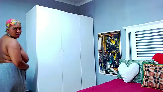 Snapshot of SativaHot96 chatting on March 27, 2026, 12:27 am SativaHot96 online show from March 27, 2026, 12:27 am