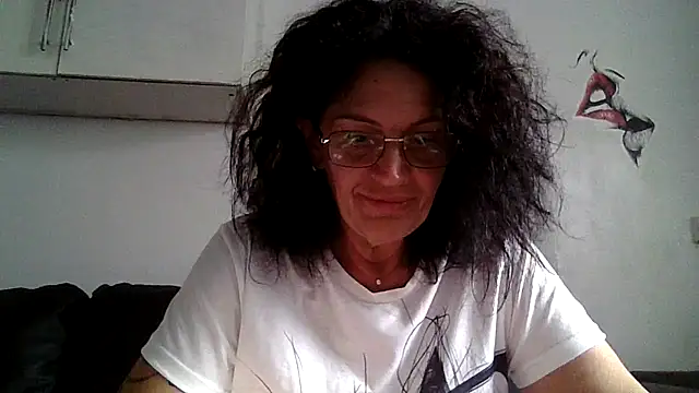 Snapshot of RubyyRosee chatting on July 4, 2026, 6:19 am RubyyRosee online show from July 4, 2026, 6:19 am