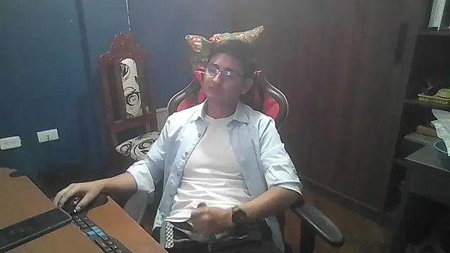 Snapshot of SVGUSSV chatting on September 11, 2025, 11:38 pm SVGUSSV online show from September 11, 2025, 11:38 pm