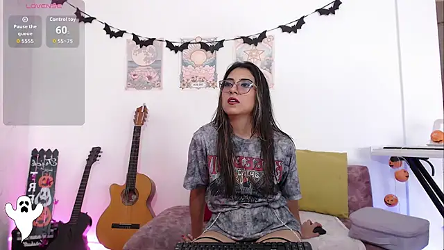 Snapshot of Susanahendrix chatting on October 4, 2025, 7:34 pm Susanahendrix online show from October 4, 2025, 7:34 pm