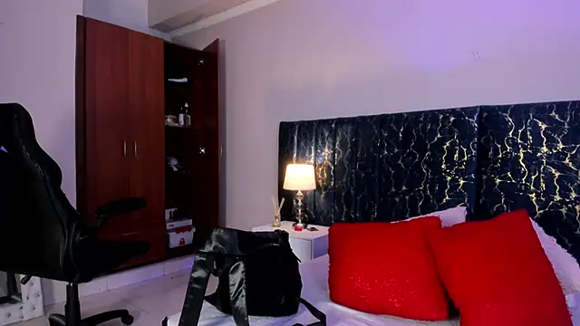 katte landerr online show from February 25, 2026, 12:59 pm