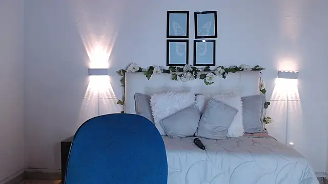 Snapshot of Megan_05_ chatting on September 19, 2025, 6:19 pm Megan 05 online show from September 19, 2025, 6:19 pm