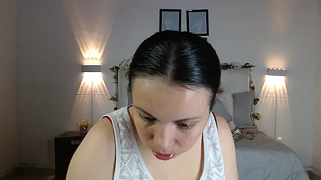 Snapshot of Megan_05_ chatting on September 24, 2025, 6:00 pm Megan 05 online show from September 24, 2025, 6:00 pm