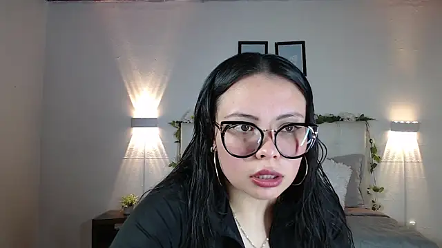 Megan 05  online show from November 30, 2025, 5:28 pm